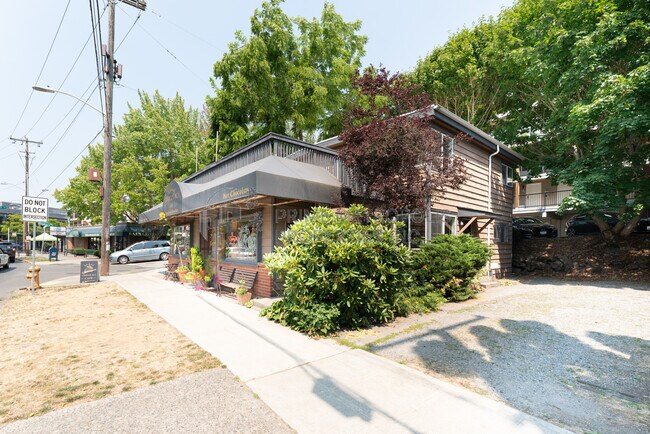 Foto del edificio - 7810 East Green Lake Dr N