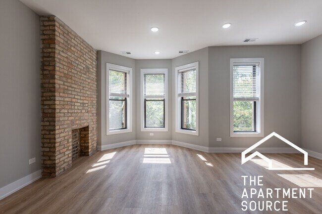 Building Photo - 427 W Belmont Ave