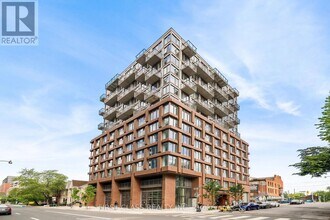 Building Photo - 2 Augusta Ave