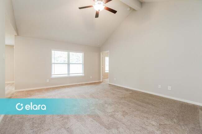 Foto del edificio - 10502 Sweetwater Creek Dr