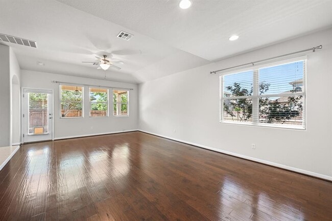 Building Photo - 351 Wincliff Dr