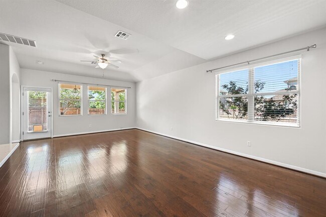 Foto del edificio - 351 Wincliff Dr