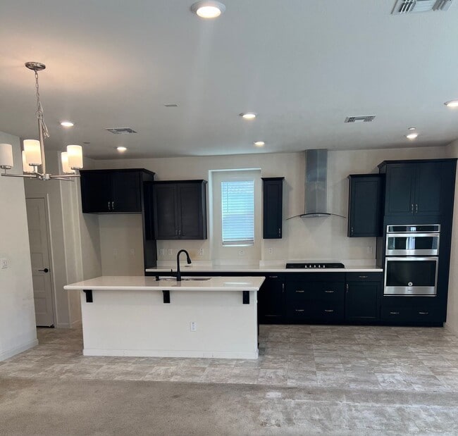 Building Photo - Elk Grove Home