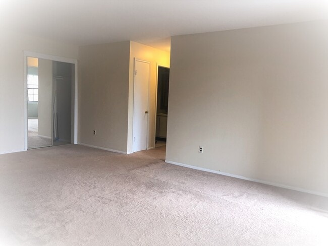 Building Photo - 106 Keystone Ct
