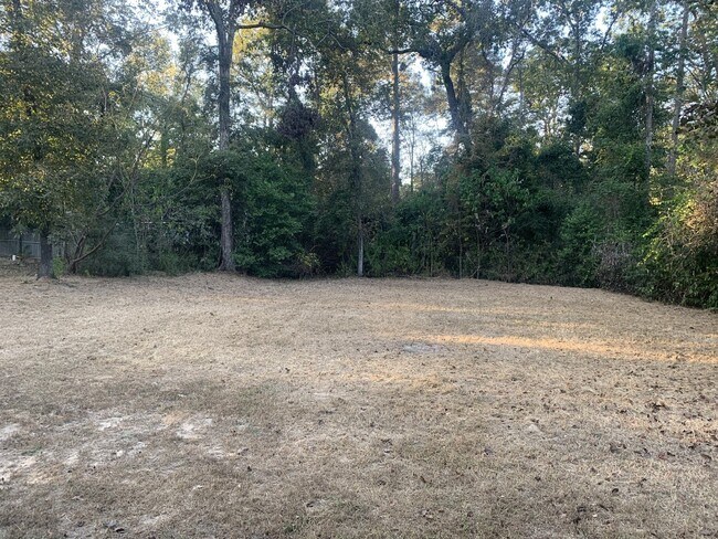Building Photo - 10855 Royal Pines Dr