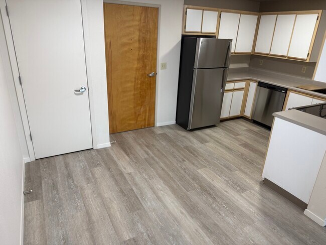 Entrada - Rose City Center Apartments - 55 and Over
