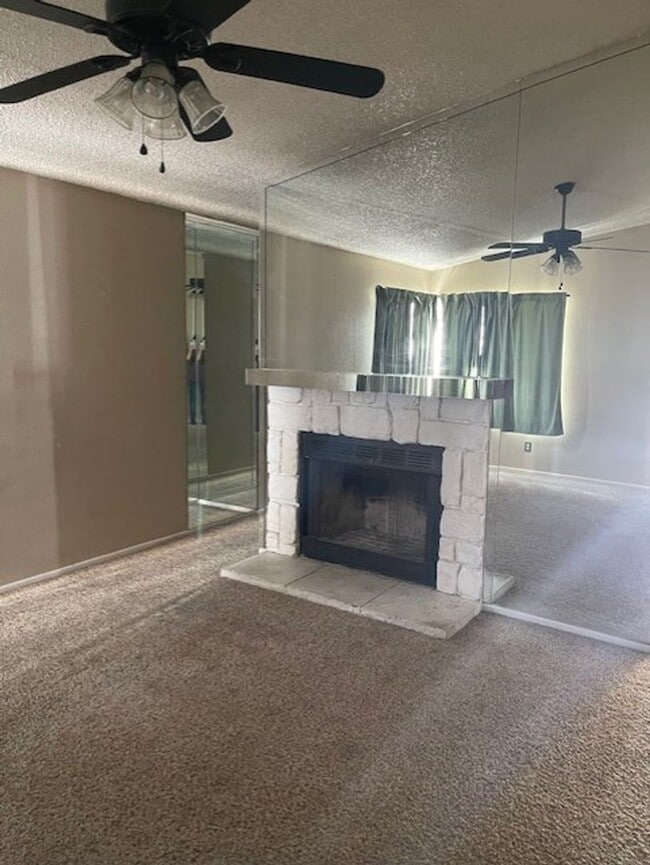 Building Photo - 2358 Fieldcrest Dr