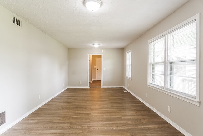 Foto del edificio - 3336 Berry Dr