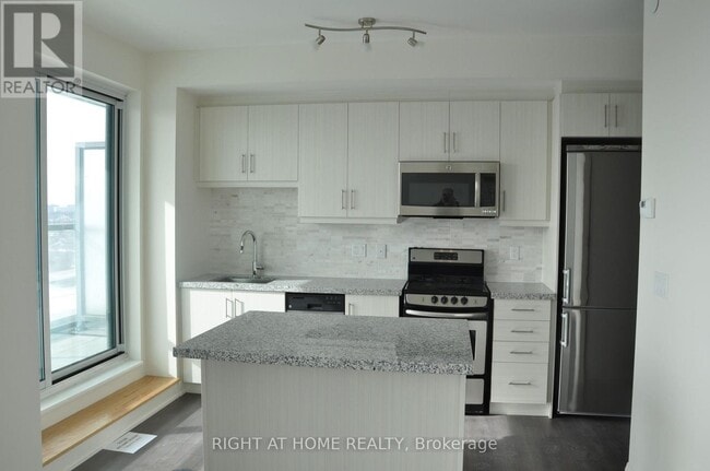 Building Photo - 68 Canterbury Pl