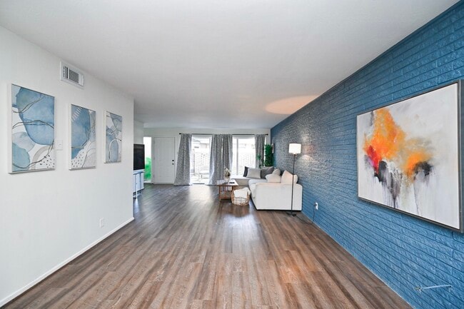 Building Photo - 4723 Merwin St