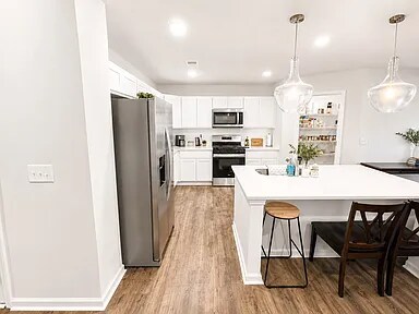 Foto del edificio - 227 Stonyway Ln