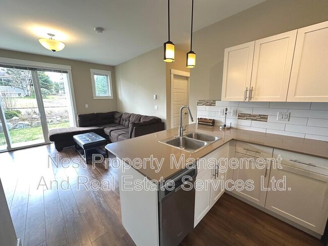 Building Photo - 103-110 Baxter Ave