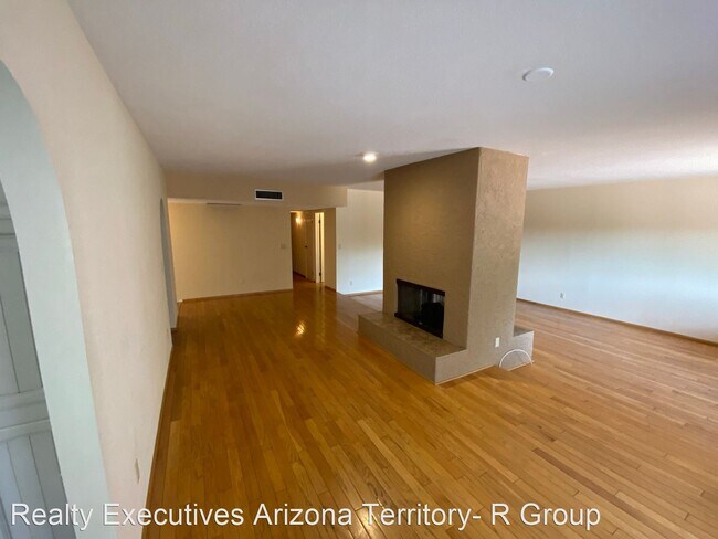 Building Photo - 4 br, 3 bath House - 1750 E. Calle Guillermo