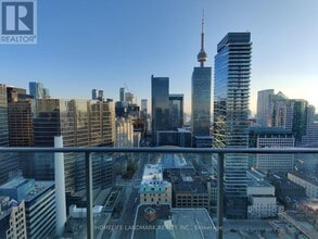Building Photo - 126 Simcoe St
