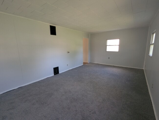 Building Photo - 281 S Hampton Rd