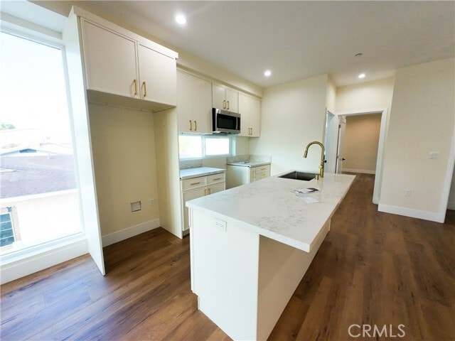 Foto del edificio - 6628 Camellia Ave