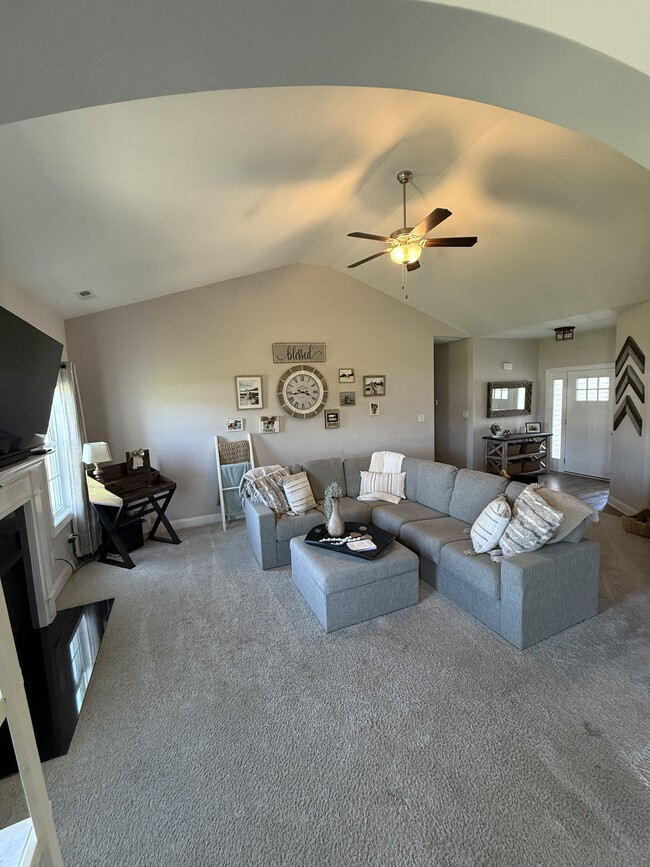 Building Photo - 1005 Clydesdale Ct