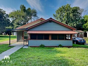 Building Photo - 4313 Kendall Ave