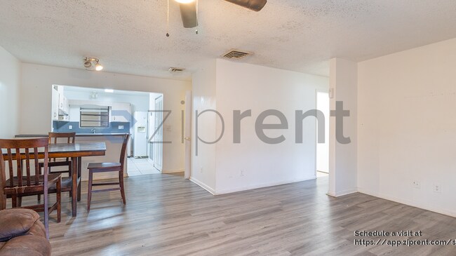 Foto del edificio - 604 Roselyn Ave