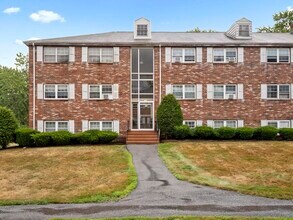 Building Photo - 88 Edgelawn Ave