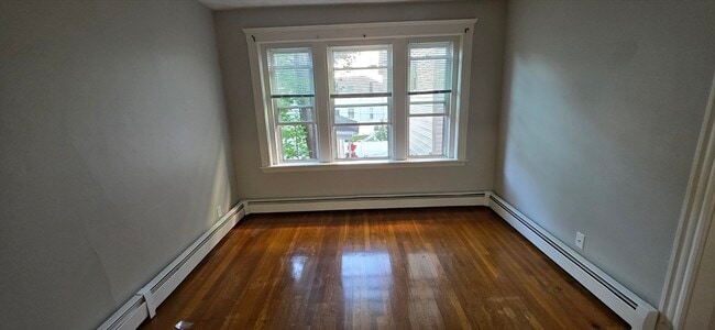 Building Photo - 44 Estes St