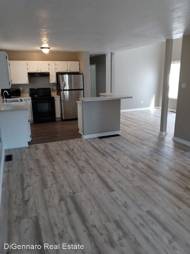 Building Photo - 3 br, 1.5 bath House - 292 Troup St Single