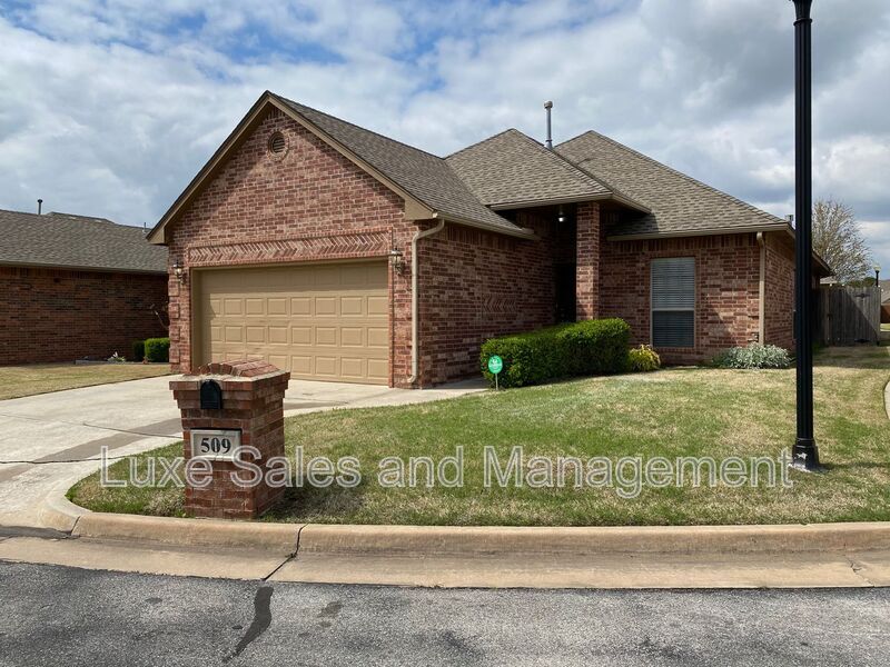 Photo - 509 SW 124th Place
