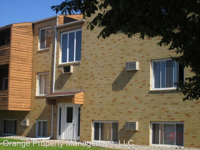 Foto del edificio - 1110-1110 Loy Ave
