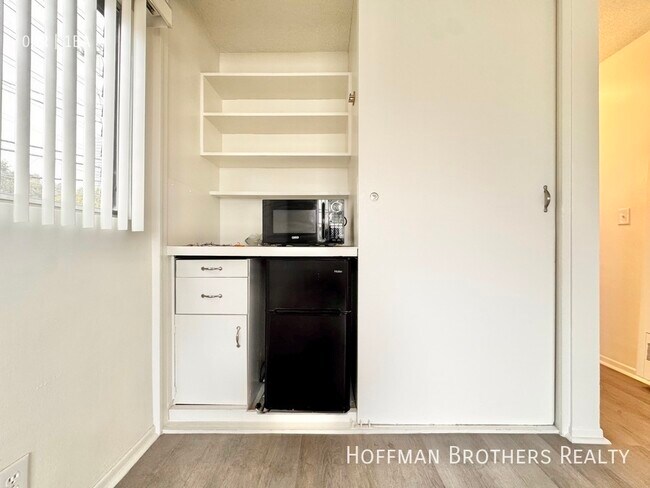 Foto del edificio - 1335 Barry Ave