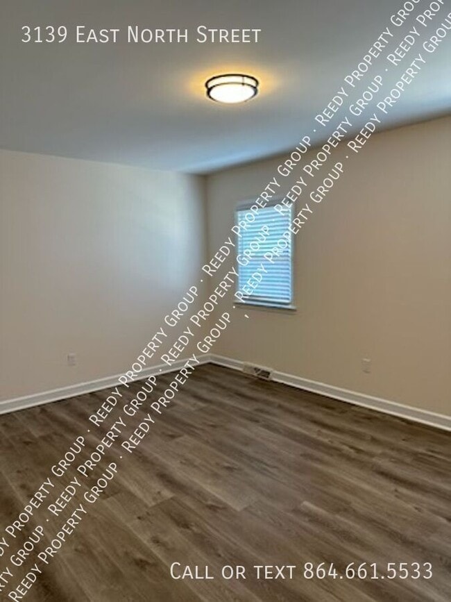 Foto del edificio - 3139 E North St