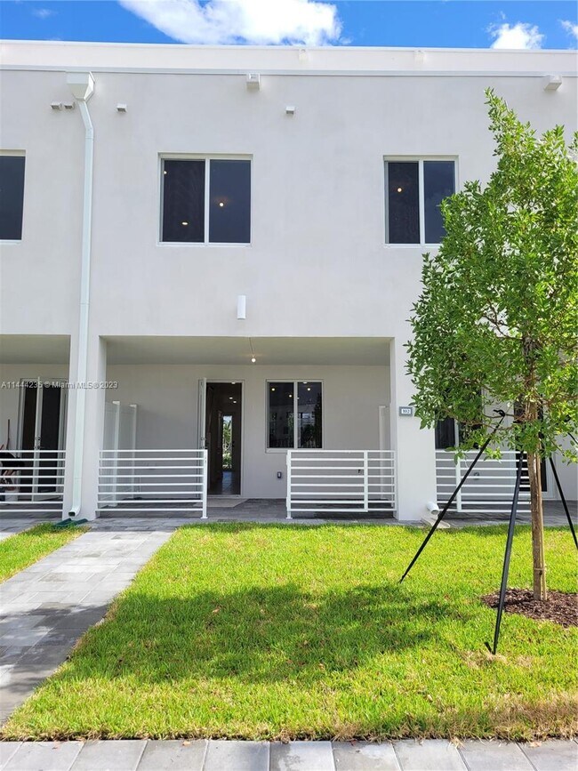 Building Photo - 10300 NW 66th St