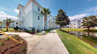 Building Photo - 8201 Green Parrot Rd