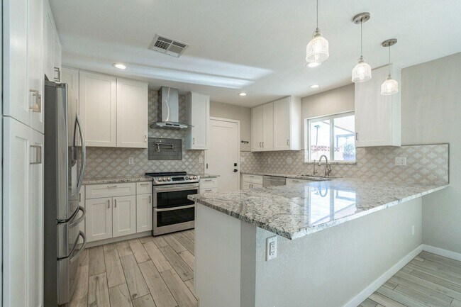 Foto del edificio - BEAUTIFUL SOUTH SCOTTSDALE - CORNER LOT & ...