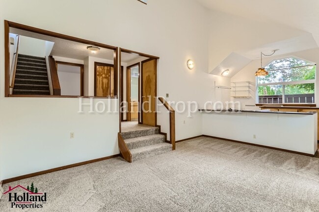 Building Photo - Spacious 1-Bedroom Plus Bonus Room in Forest Grove! BEST PRICE $1,650!!!
