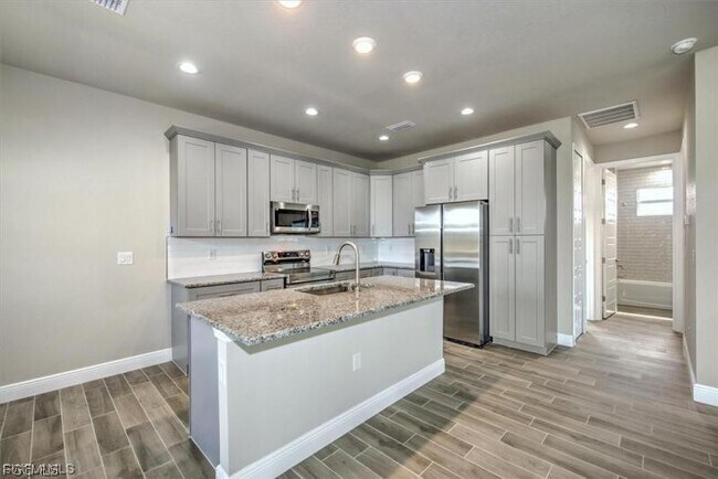 Foto del edificio - 125 Bethlehem Pl