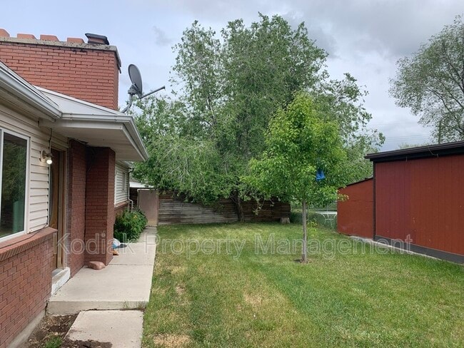 Building Photo - 3739 3325 W