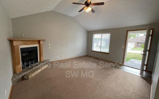 Foto del edificio - 3806 W Montclair St