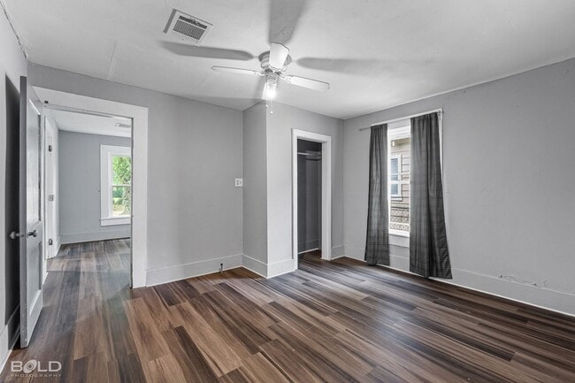 Building Photo - Home For Rent!