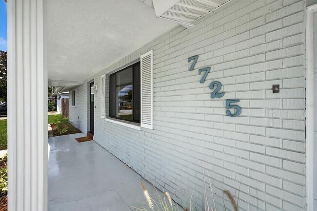 Building Photo - 7725 Summertree Ln