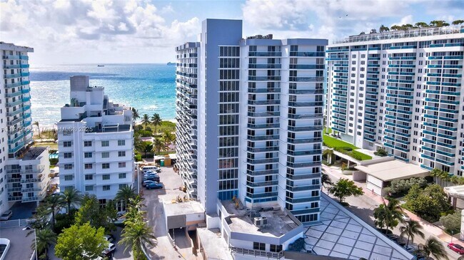 Foto del edificio - 2401 Collins Ave