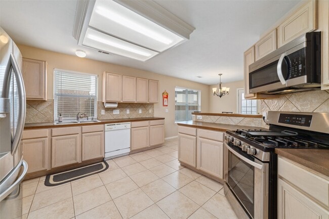 Foto del edificio - 8123 Solara Bend Ct