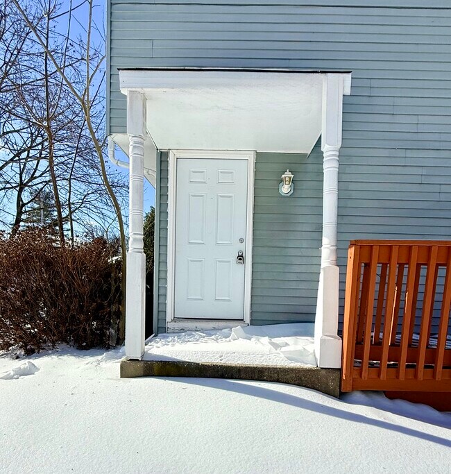 Building Photo - 4742 Hawksbury Rd