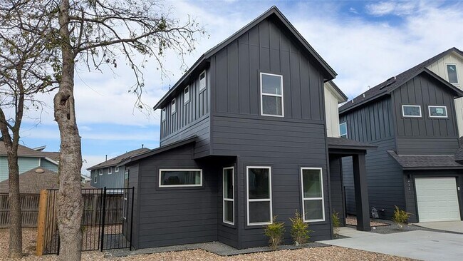 Foto del edificio - 2220 Yellow Jacket Ln