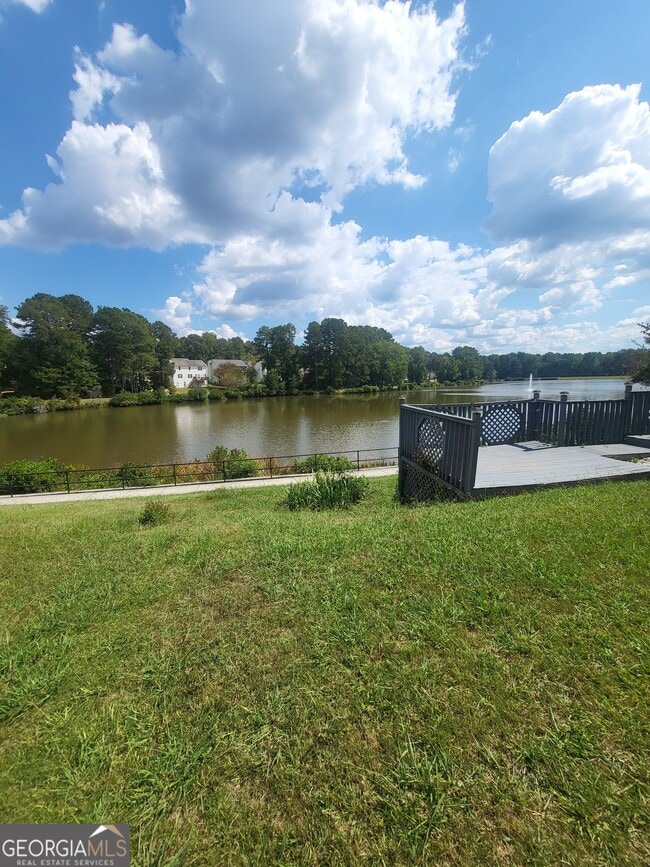 Building Photo - 7700 Lakeshore Ct