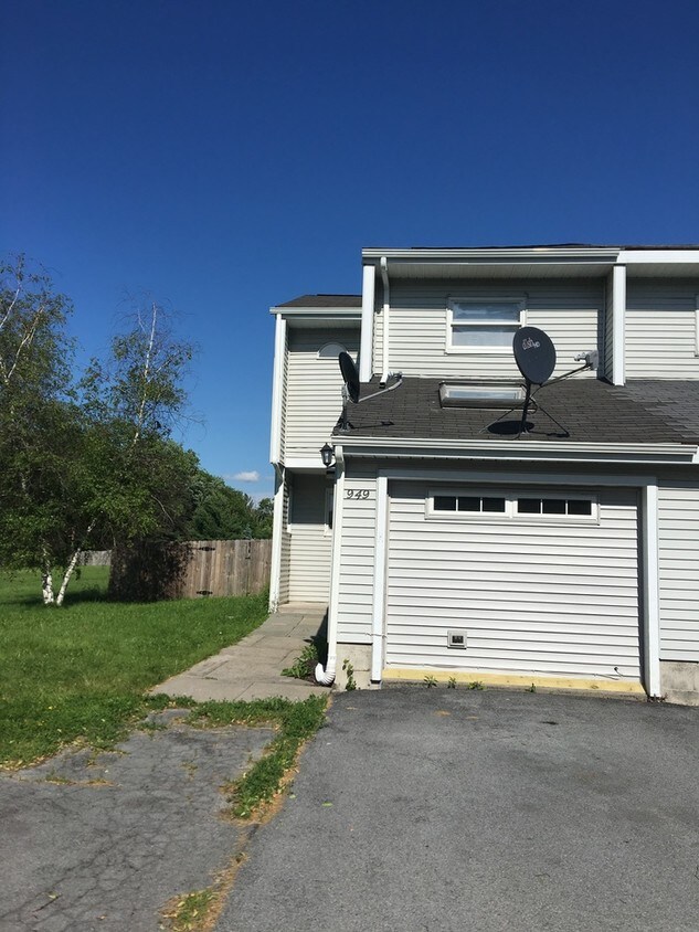Foto principal - 949 Kieff Dr