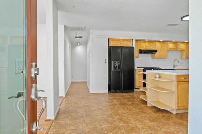 Building Photo - 73425 San Nicholas Ave