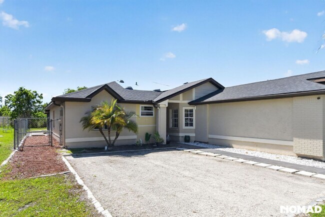 Foto del edificio - 293 Chicago Woods Cir