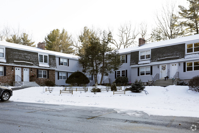 Building Photo - 10 Boxford Rd