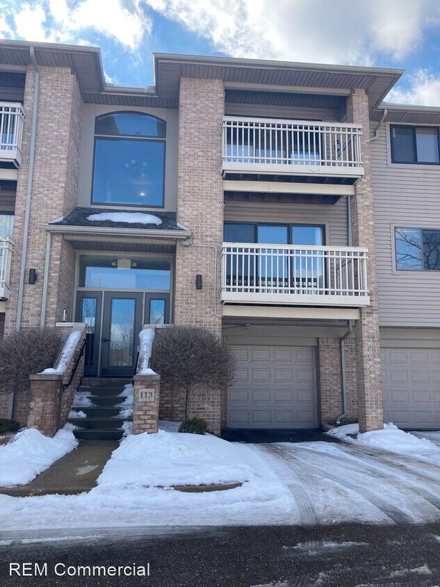 Foto principal - 2 br, 2 bath House - 3800 Rosemont Blvd #113A