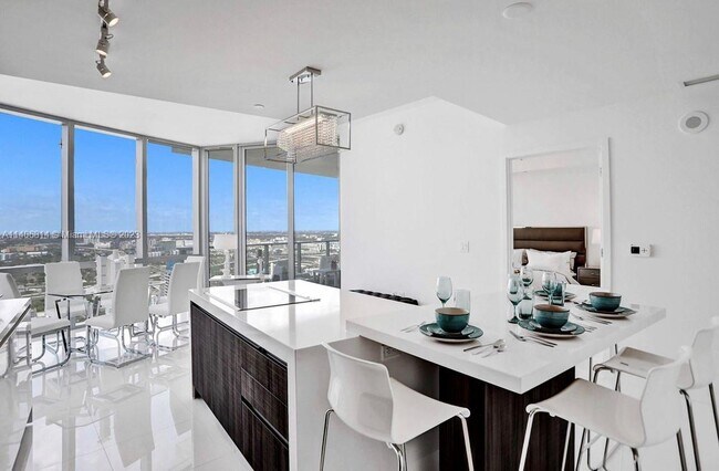 Building Photo - 851 NE 1st Ave